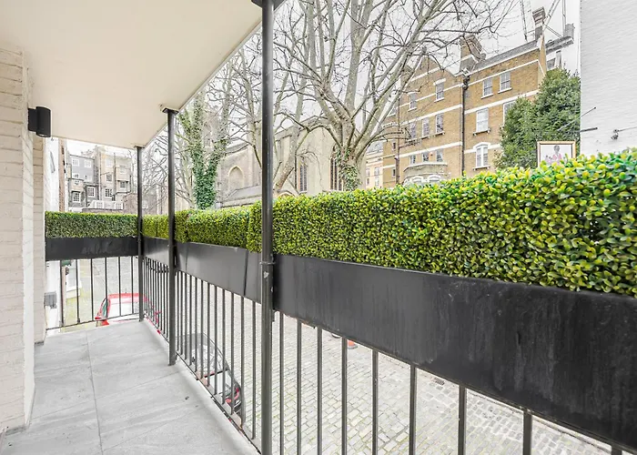 Modern 3 Bedroom Luxury House With Garage In Central London