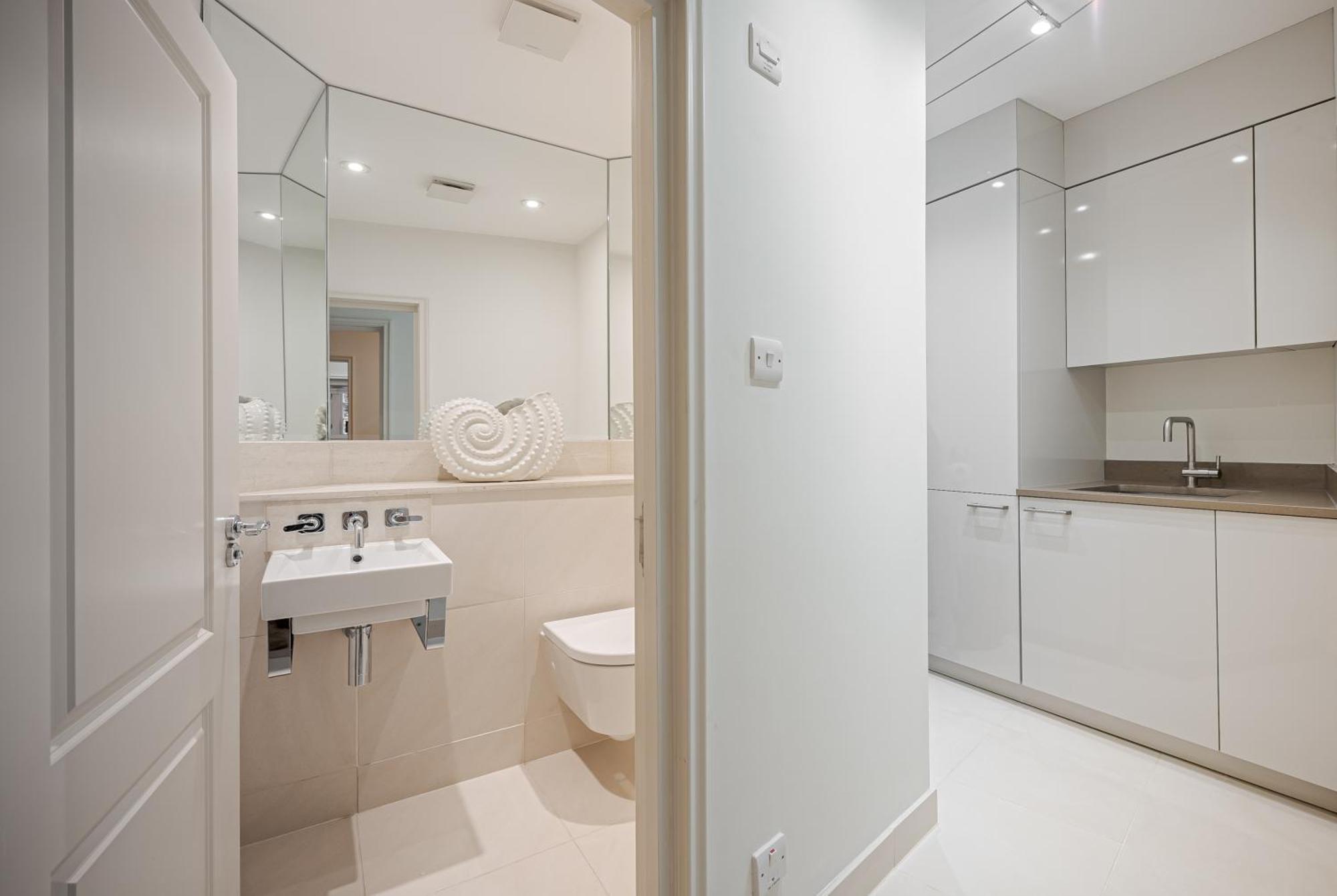 Modern 3 Bedroom Luxury House With Garage In Апартаменты Лондон