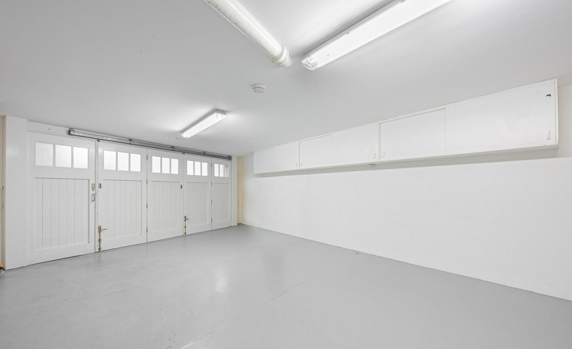 Modern 3 Bedroom Luxury House With Garage In Апартаменты *